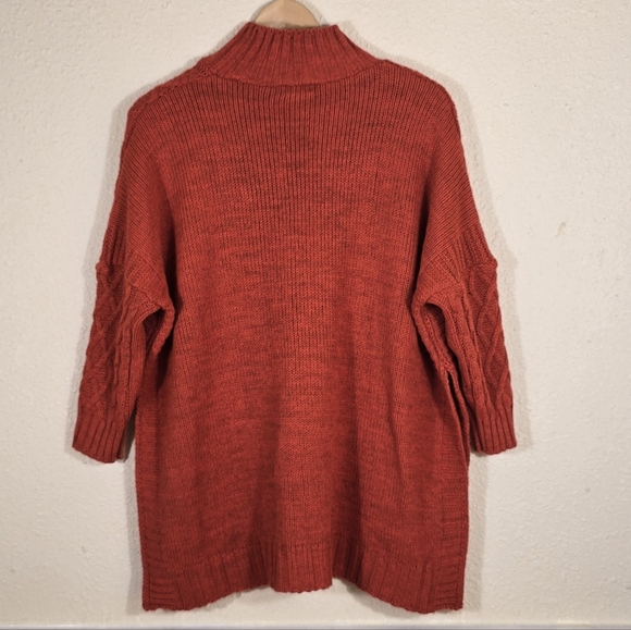 MerSea Lisbon Latice Front Traveler Sweater One Size - Picture 3 of 12